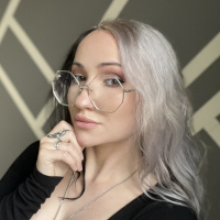 Karlii Hoch avatar